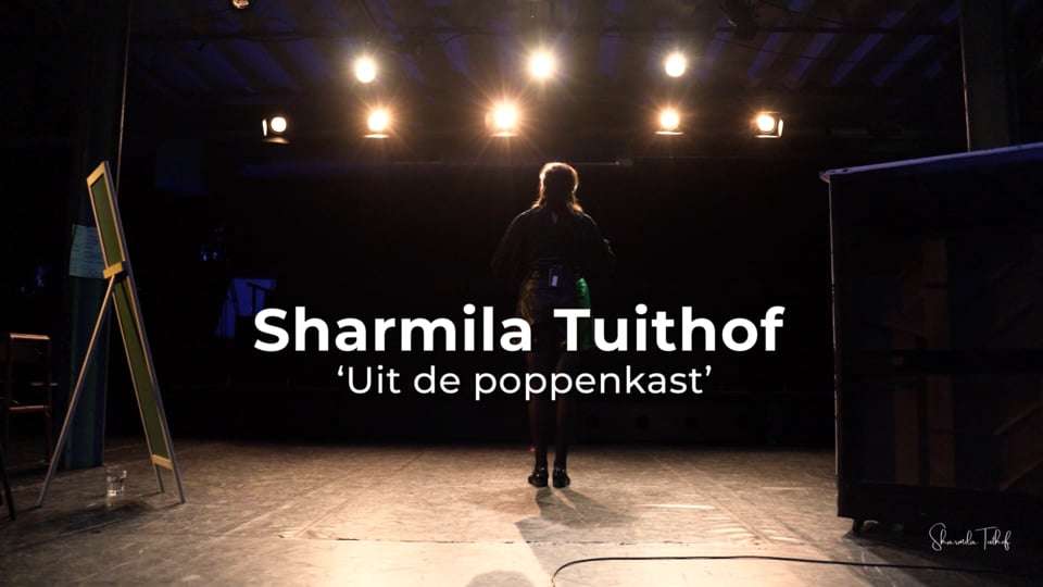 Video afspelen "Promotievideo | Sharmila Tuthof - Voorstelling: Uit de Poppenkast (2025)"