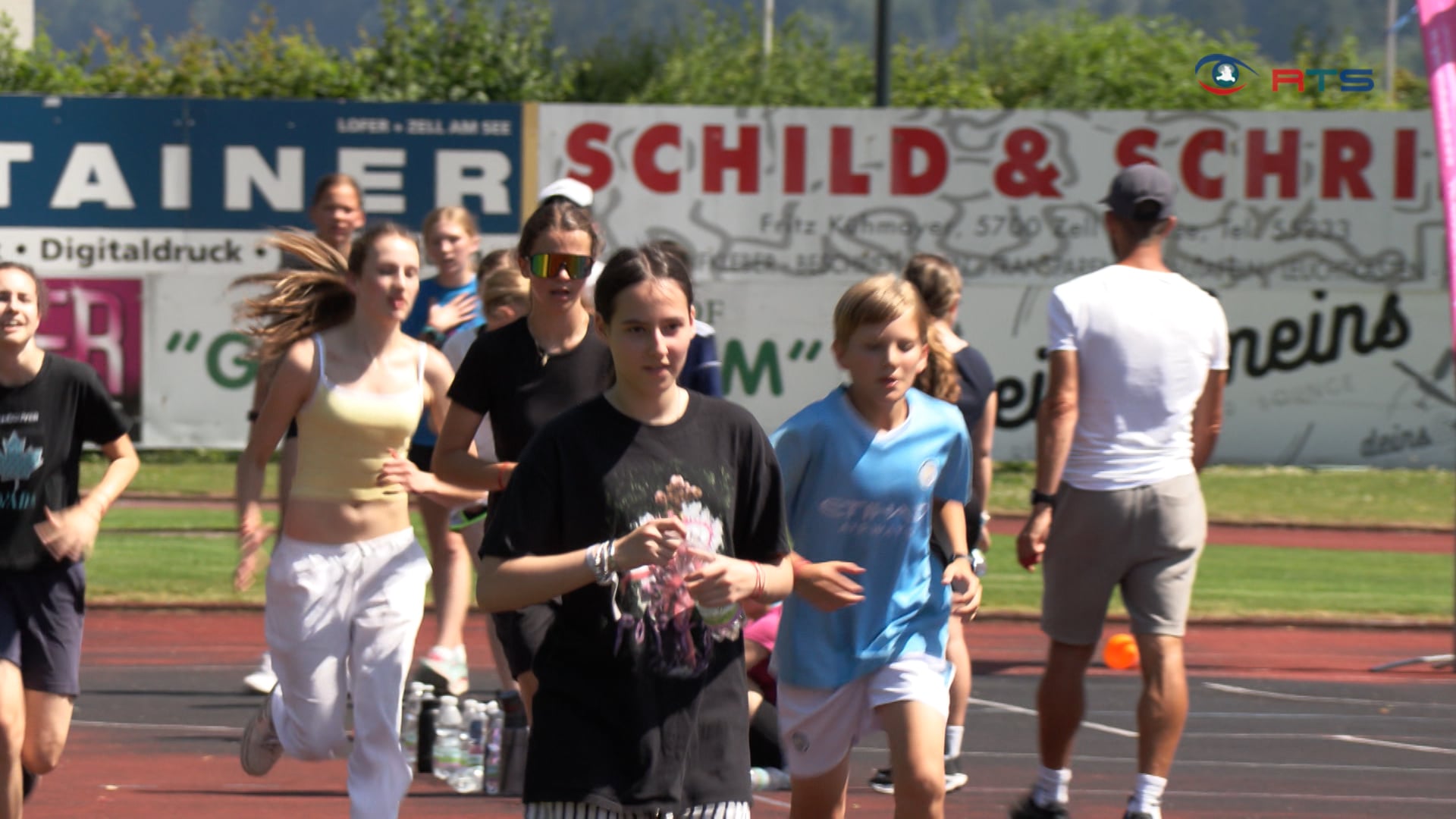 charitylauf-fuer-die-krebshilfe-schueler-laufen-fuer-den-guten-zweck