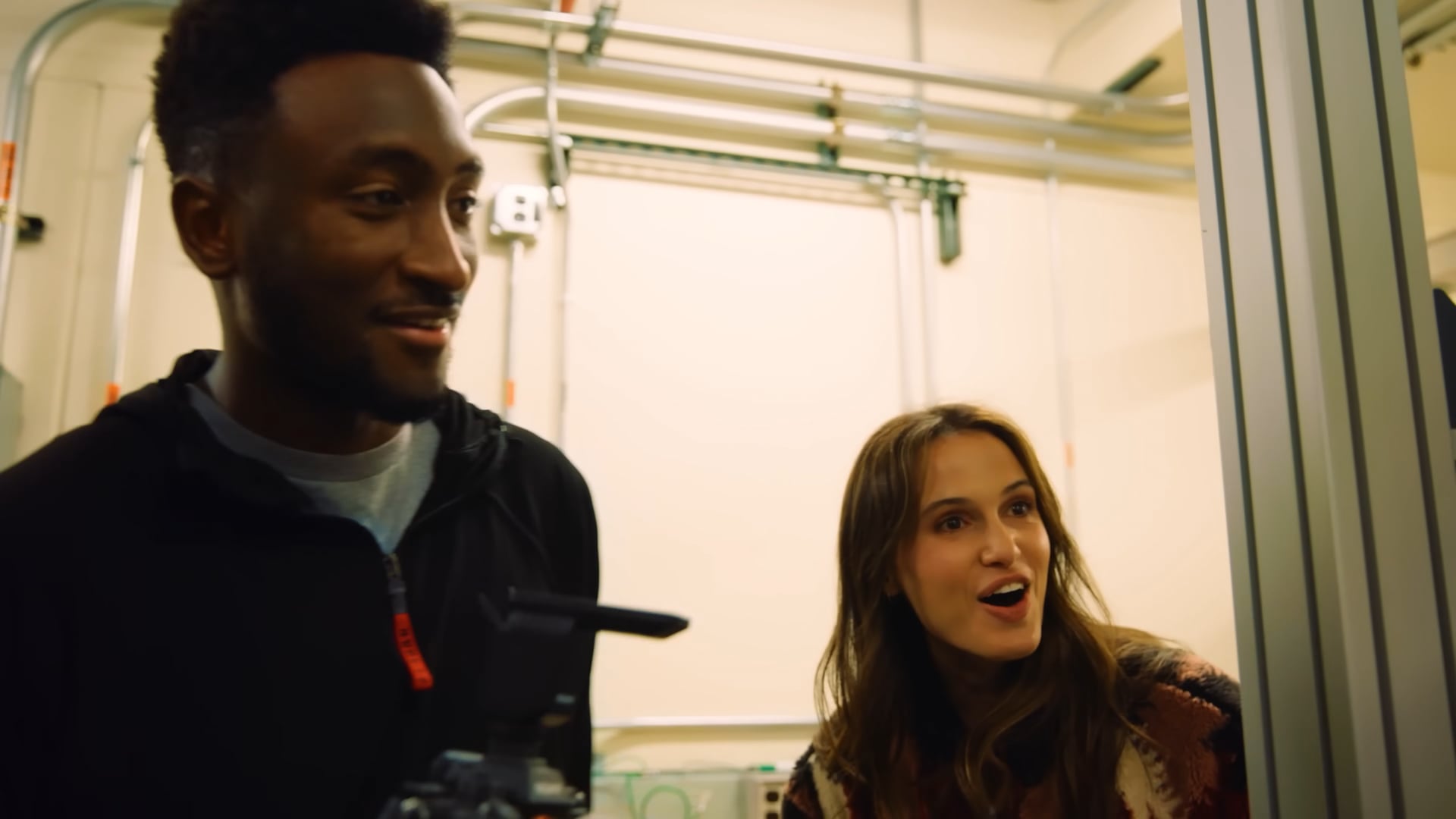 Quantum Computers, explained with MKBHD