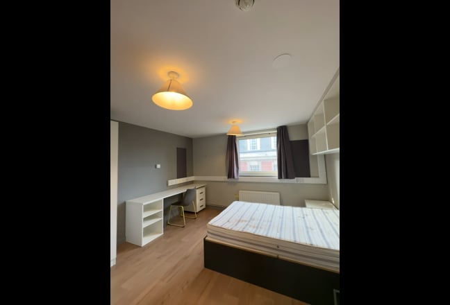 East Central House | En-suite for 270 per week! Main Photo