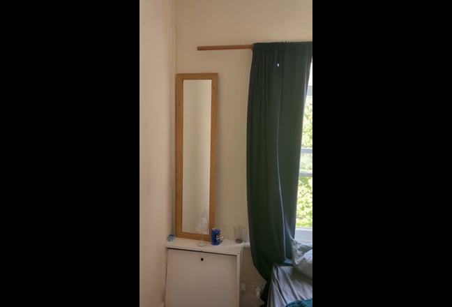 Room in Ealing Broadway - amazing location Main Photo