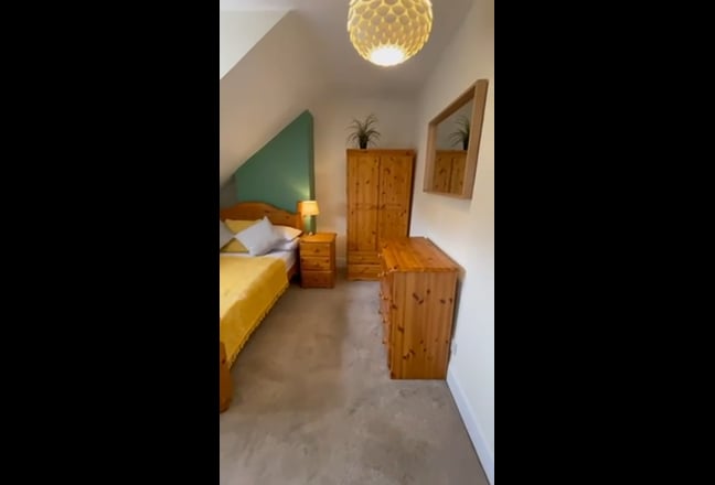 Netherton: High Quality Double En-Suite  Main Photo