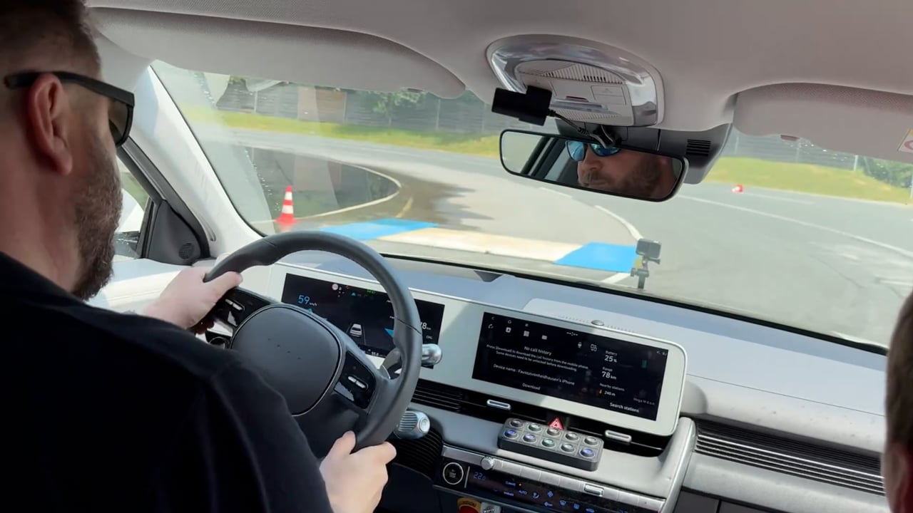 Slovensko znanje kolesnih motorjev: neverjetno, kaj vse zmore avtomobil