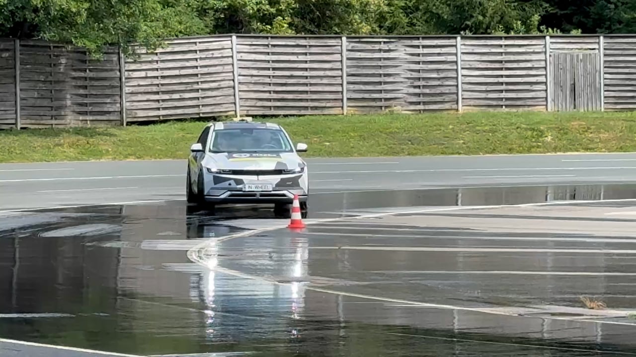 Slovensko znanje kolesnih motorjev: neverjetno, kaj vse zmore avtomobil