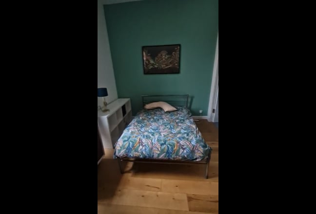 En suite Double Room - West End Main Photo