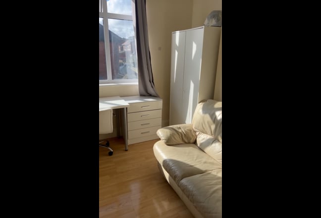 Video 1: Bed room 1 down stairs