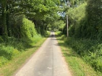 Ferme au milieu de 6 hectares 
