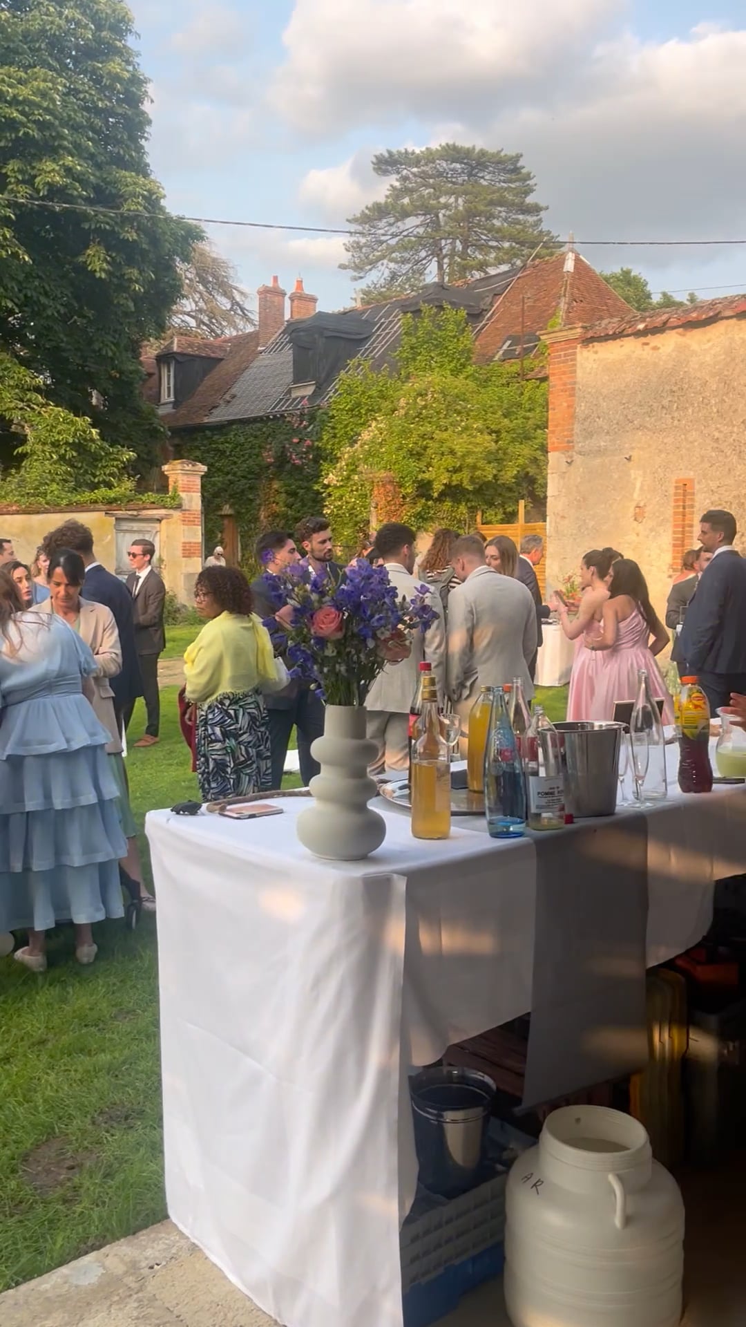 Cocktail at the wedding barn- Chateau de Marcault