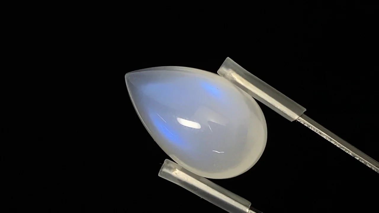 たま✨AAA天然水晶カットビーズ42粒　宝石の国スリランカ産 レインボー水晶（アイリスクォーツ）AAa丸玉ビーズ14mm 1粒