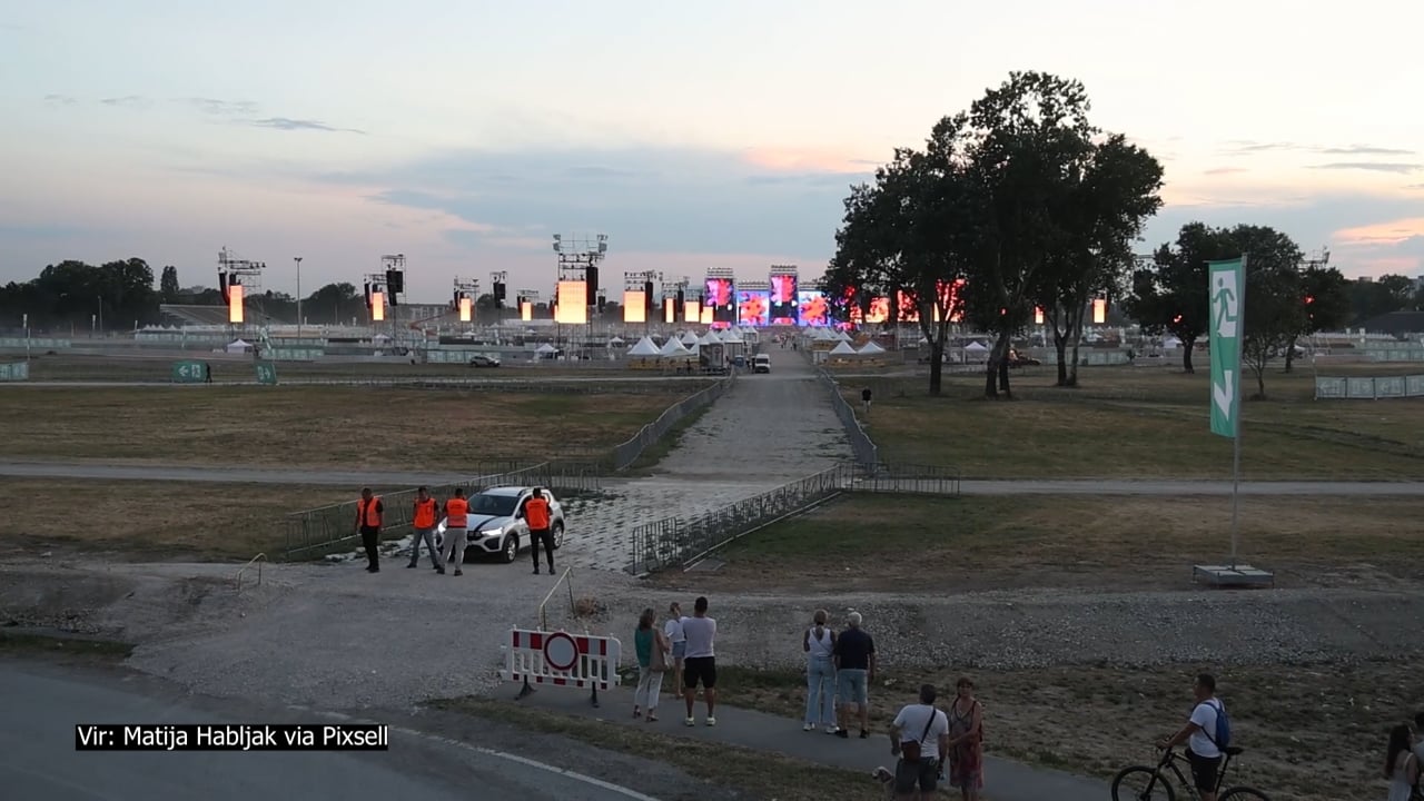 Šahovnice in pivo za sedem evrov: tako bo videti koncert kontroverznega Thompsona