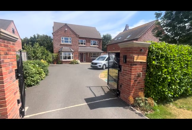Gorgeous detached 4 bed house near Cleethorpes Main Photo