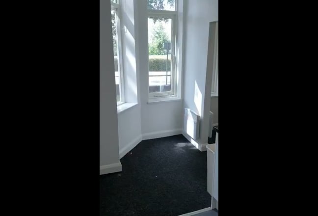 Studio all bills Inc-3 mins to UoL Main Photo