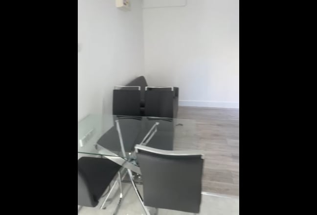 Charming Ground Floor 1-Bed Flat  Belton Road,NW2 Main Photo