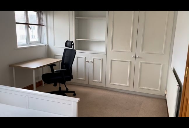 Spacious Double room + All Bills + Fab Location Main Photo