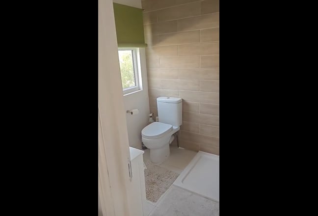 Near Canning Town Station , Comfortable & Clean Main Photo