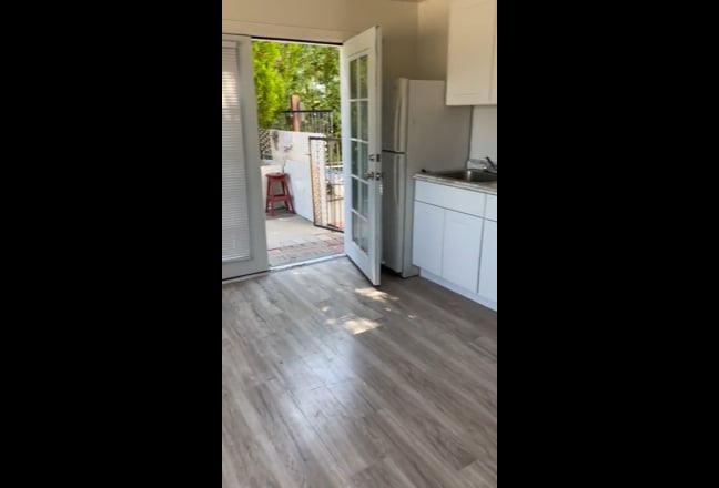 1 Bedroom Guest House with Yard Warner Center Main Photo