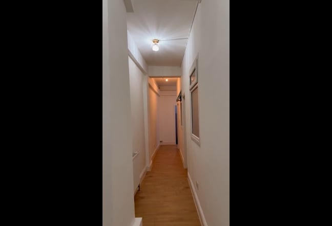 2 bedroom flat to rent in Leyton Main Photo