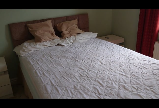 Double en suite Room available  Main Photo