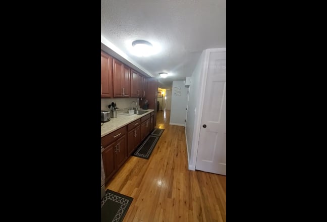 A Brooklyn Charmer - Fully Furnished 2-bed Gem! Main Photo