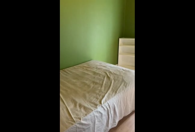 Spacious Room for Rent in City Centre – Females On Main Photo