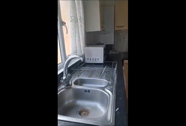 Bright Double Room - 1 min to Station - Fast Wifi Main Photo