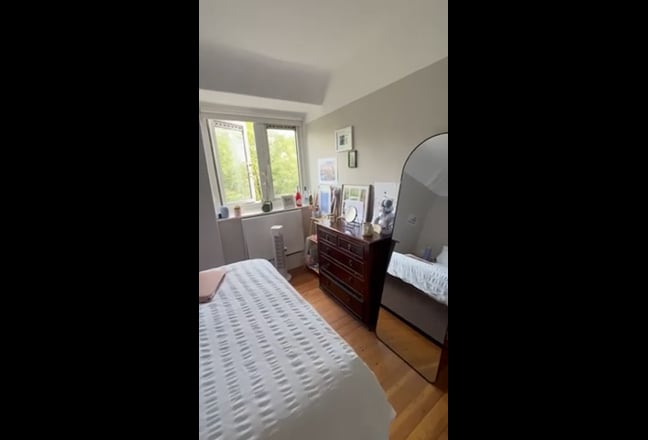 🌟 Bright Double Room in Friendly All-Girl Flat! 🌟 Main Photo