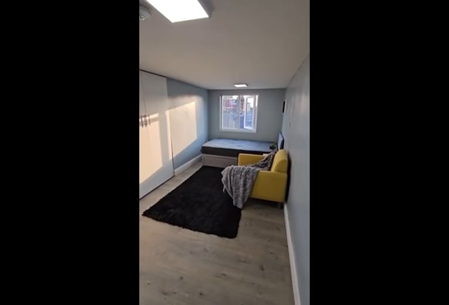 Self contained room 2 mins walk to Leyton tube Main Photo