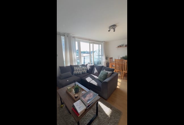 Available Now -Double Room/own bathroom,Wandsworth Main Photo