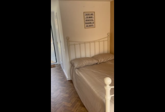 Annexe-style double bedroom with garden access  Main Photo