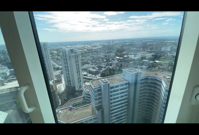 Modern 1 bed flat in Pinnacle Apartments, Croydon Main Photo