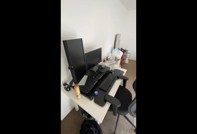 Spacious room in Bedminster Flat Main Photo