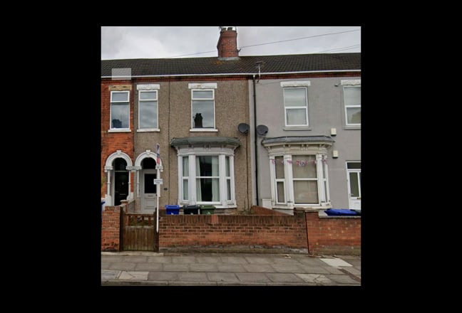 Double Room in large clean House Main Photo