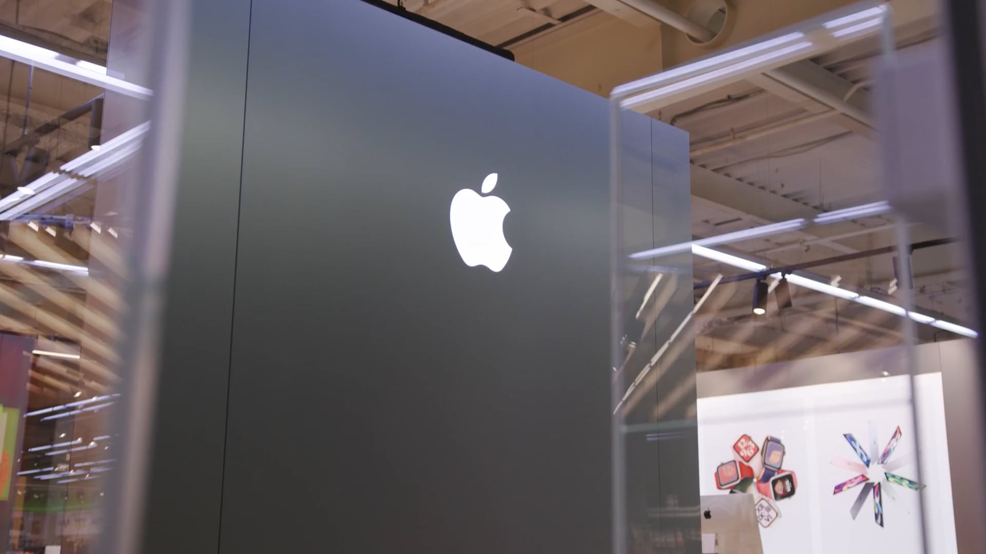 Apple Autorized Reseller Opening in Kyiv | Event