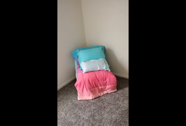 3 bedrooms available  Main Photo