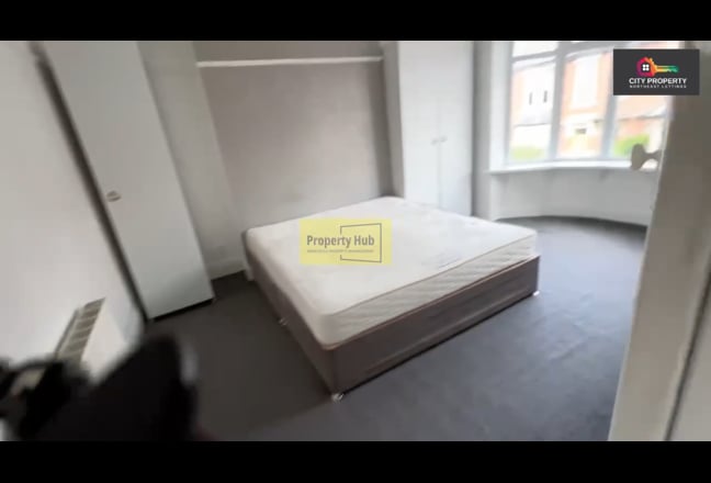 Spacious 3-Bedroom Furnished Upper Flat Main Photo