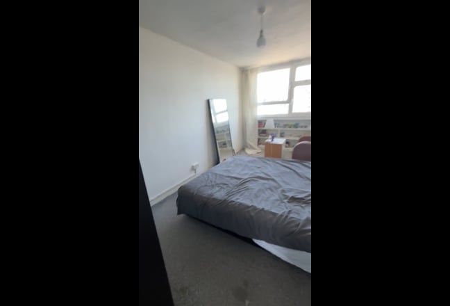 Room available in central London  Main Photo