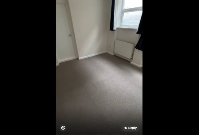 Big Double Room Next to South Wimbledon Station Main Photo