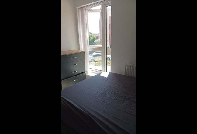  Double Bedroom With Own Separate Toilet/bath Main Photo