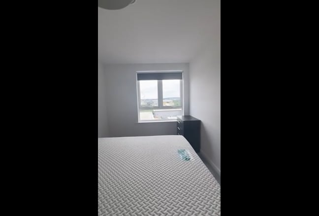 Video 1: This is a screenshot from a video we took before moving in. Can send you the video tour 