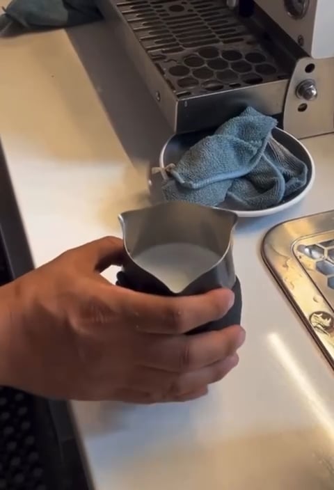 https://i.vimeocdn.com/video/2034915859-787413a542bea91478550c5714973f8dd7ec774ea402ead9f706809e2388eef4-d