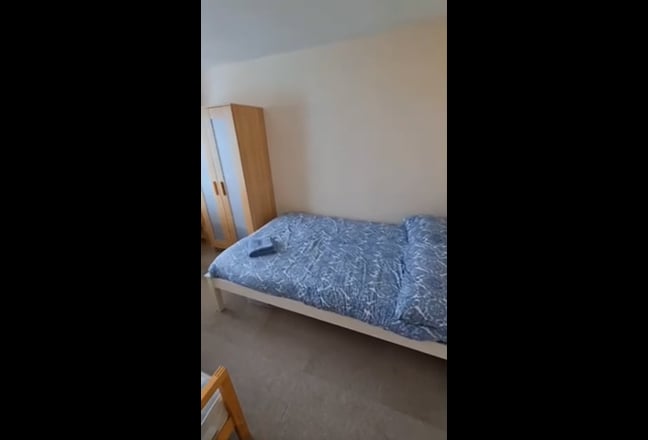 Postgrad room on Holyrood Road, Bills included Main Photo