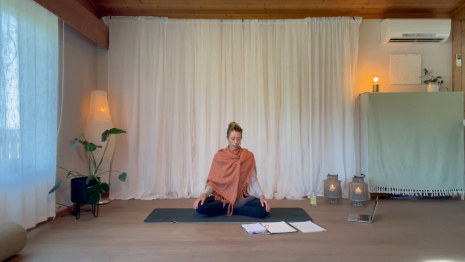 Yang Yin og intro til yogafilosofi Video 6 - Pratyahara og yin praksis