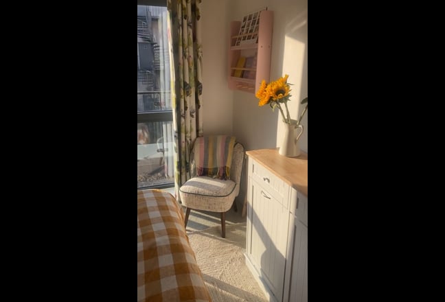 Double Ensuite Room in Riverside Apartment Main Photo