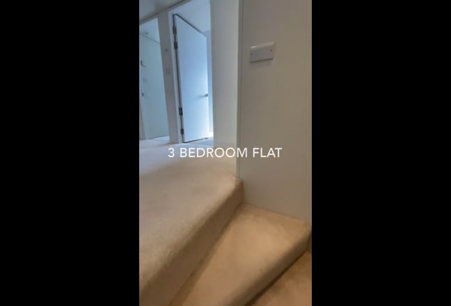 2HT Stunning 3 Bed, 3 Bath Flat 🏡 Main Photo