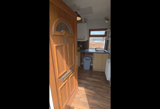 1 Bed House to Rent - Northwood Main Photo