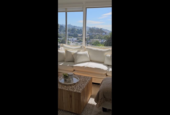 Seeking professional female, clean& organized Main Photo