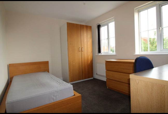 Dehavilland - Rooms to rent in premium house Main Photo