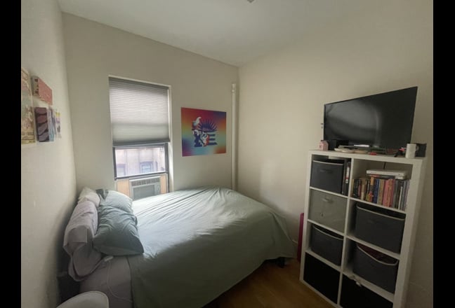 Room available in The Heights! Main Photo