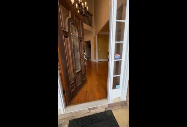 Private Room in Luxury Home Main Photo