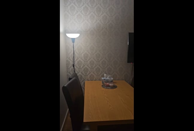 Bright Spacious Room near city centre  Main Photo